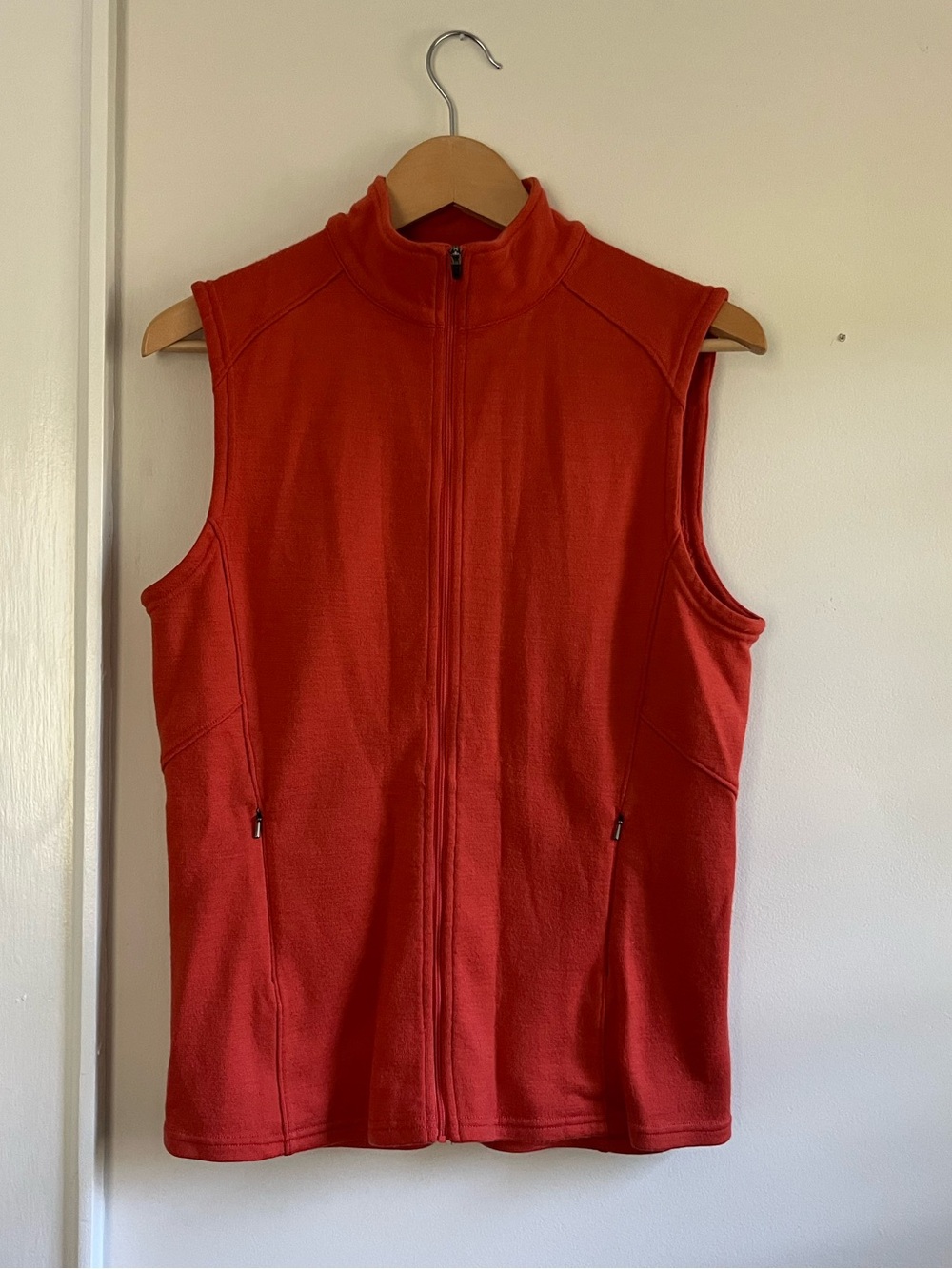 ibex Women’s Coral Pink 100% Merino Wool Zip Up Vest L